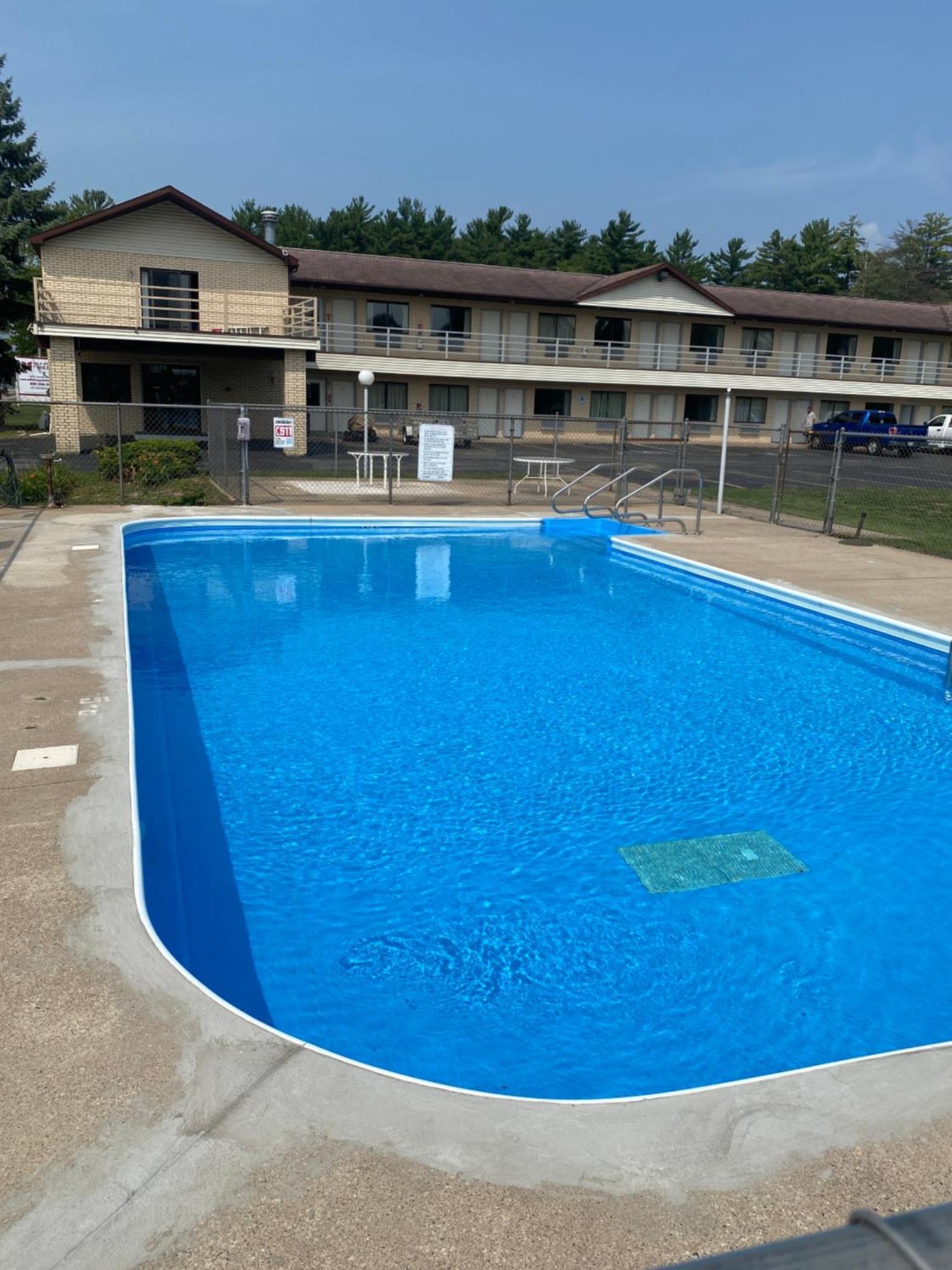 Malibu Inn Lake Delton Exterior photo