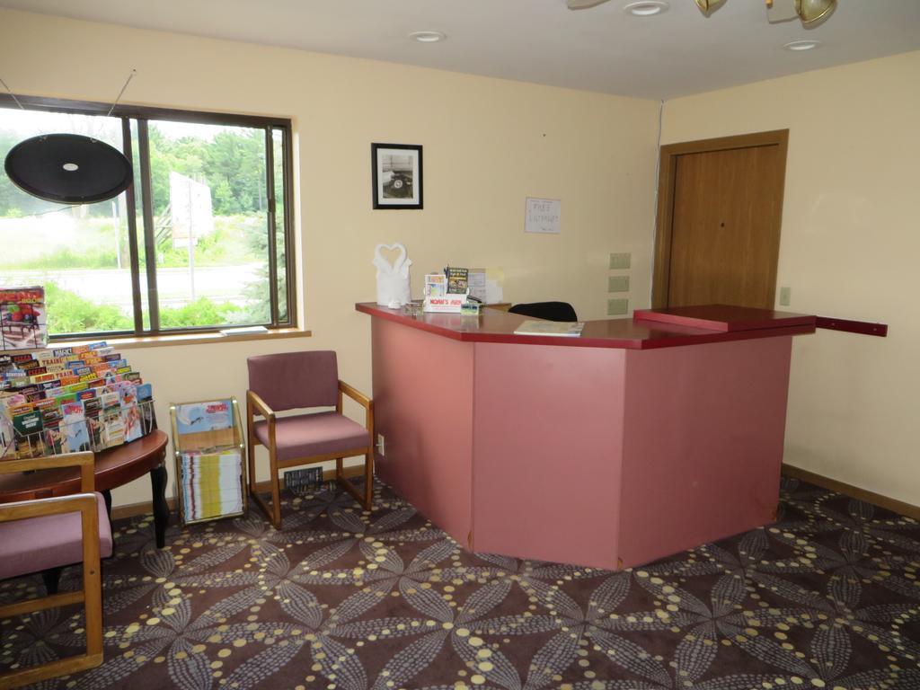 Malibu Inn Lake Delton Exterior photo